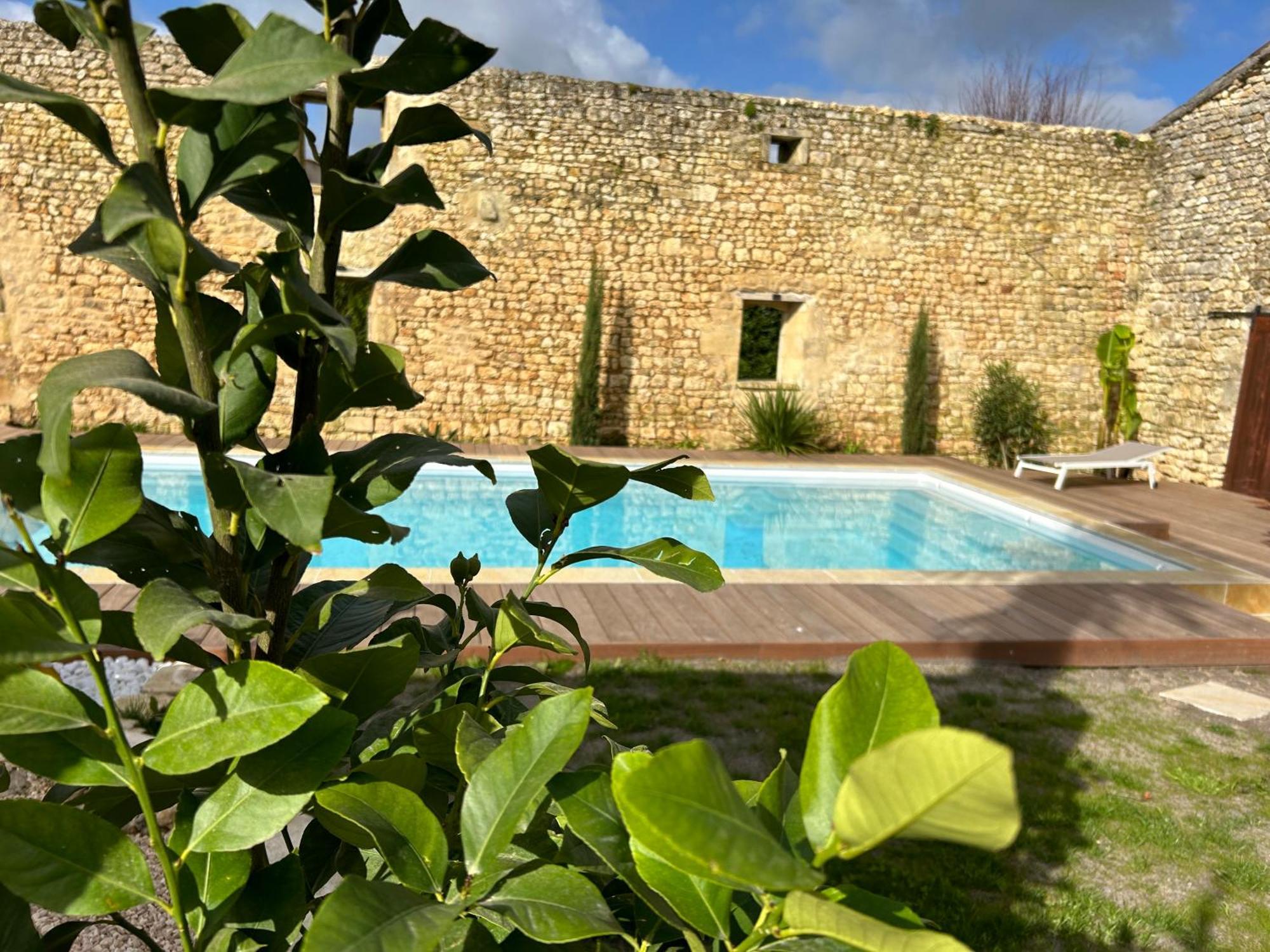 Domaine De La Gemoliere Bed & Breakfast Gémozac Exterior photo